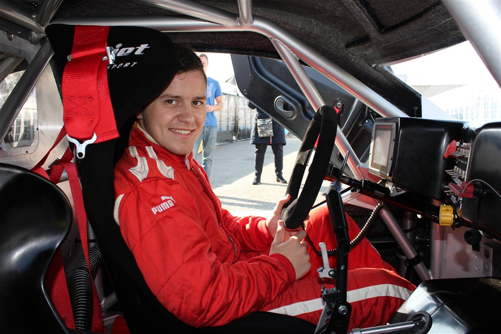 Frederik udskifter Legend Car-bilen med en rådyrket racerbil.
(Foto: Motorsporten.dk)